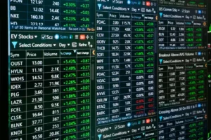 Bolsa colombiana con acciones subvaloradas, gráficos bursátiles y análisis del índice MSCI Colcap en 2026.
